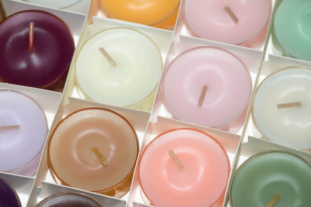 How to Color Candle Wax: Colored Candles 3 Ways